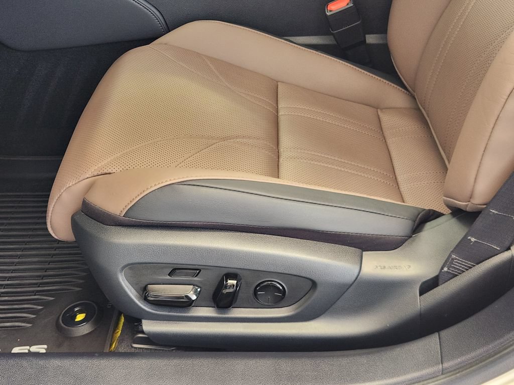 Certified 2023 Lexus ES 300h Ultra Luxury w/ Accessory Package (Z2) FWD image 23