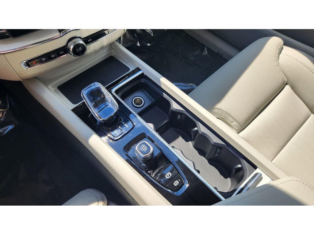 New 2026 Volvo XC60 B5 Ultra w/ Protection Package Premier image 24