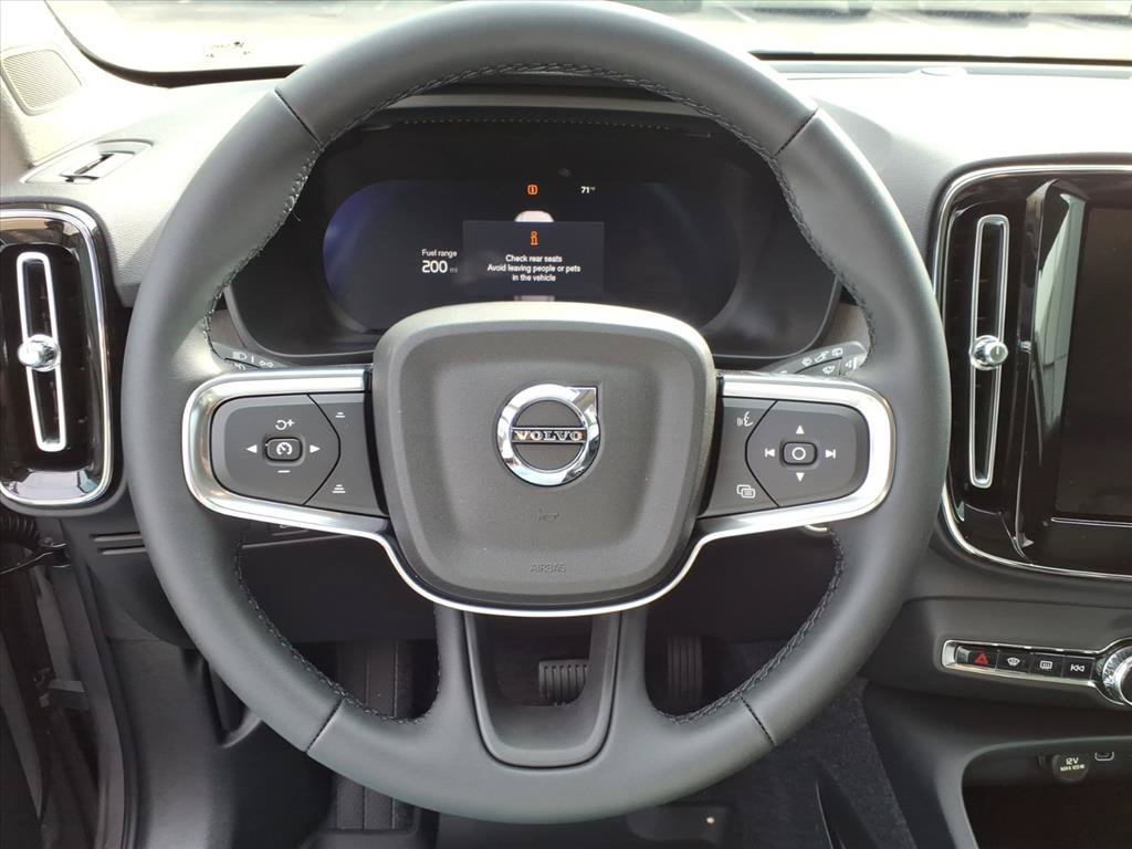 New 2026 Volvo XC40 B5 Plus w/ Protection Package Premier AWD/4WD image 23