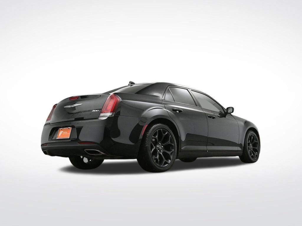 Used 2019 Chrysler 300 Touring w/ Sport Appearance Package image 38