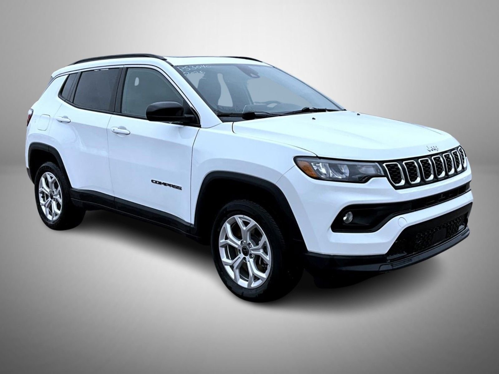 Used 2025 Jeep Compass Latitude w/ Sun & Sound Group AWD/4WD image 3