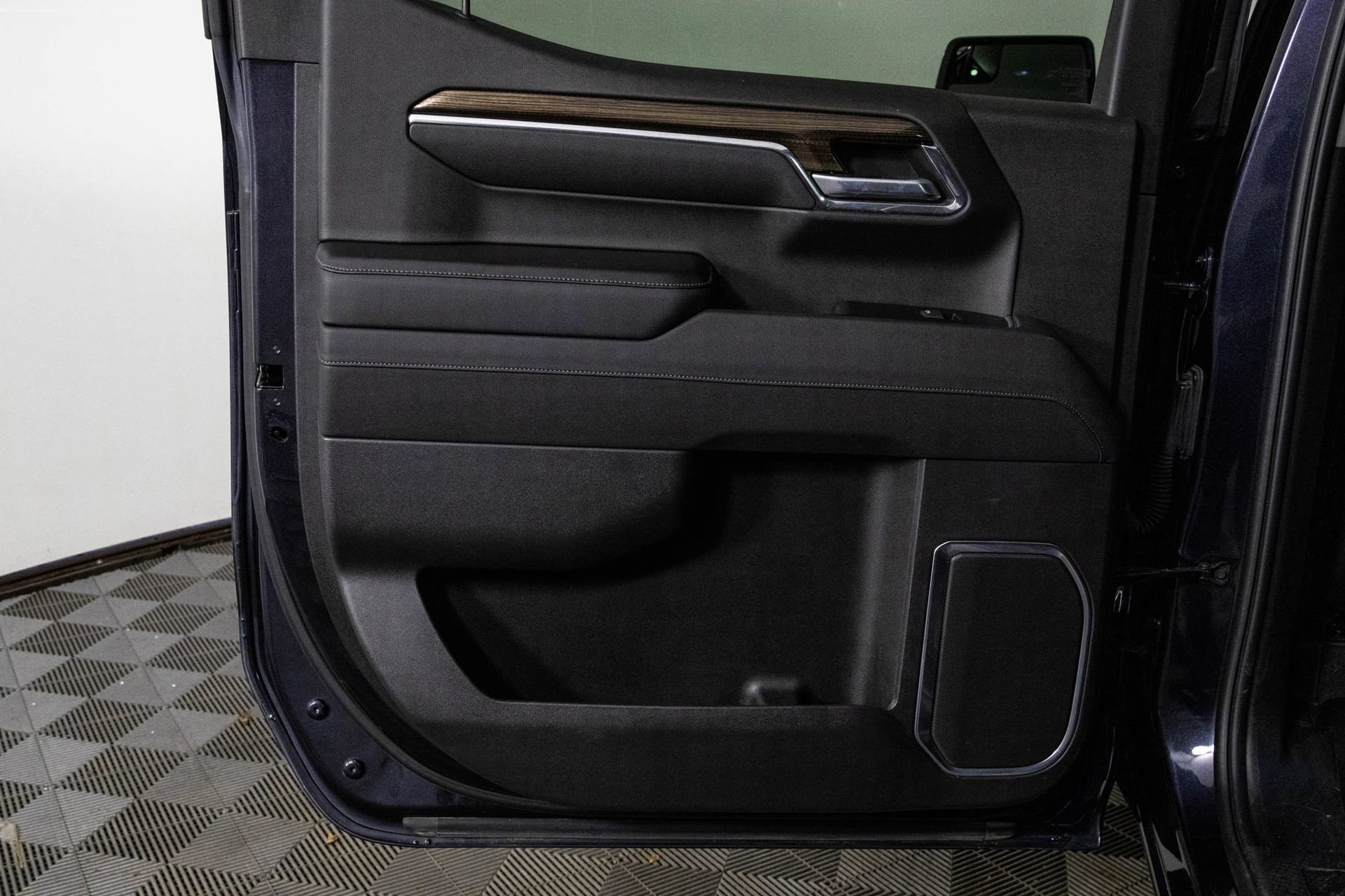 Used 2023 Chevrolet Silverado 1500 LT image 34