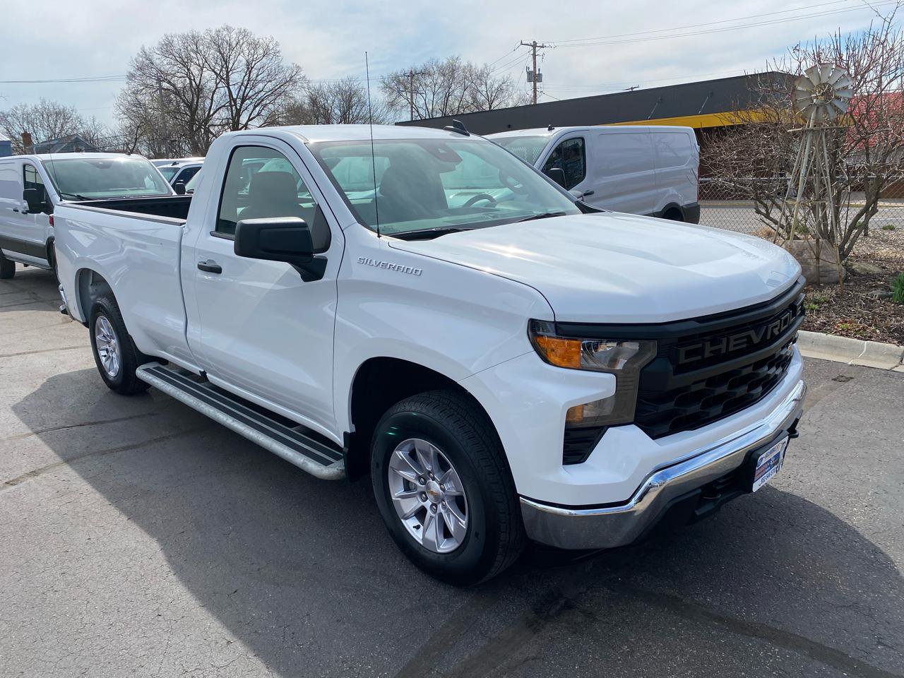 Used 2025 Chevrolet Silverado 1500 W/T RWD image 3