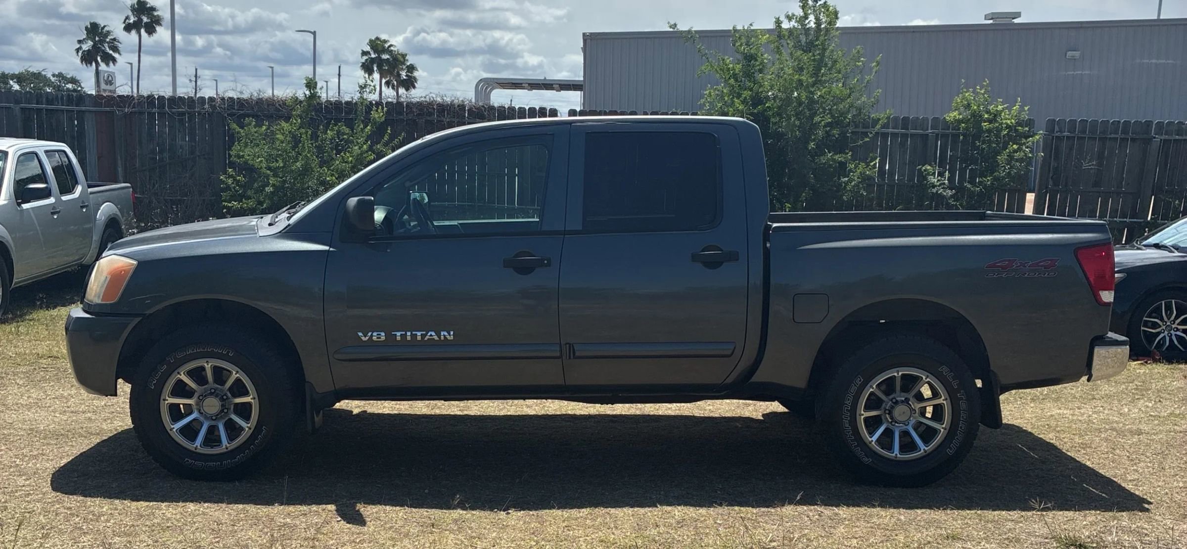 Used 2009 Nissan Titan SE w/ SE Drivers Convenience Pkg image 6