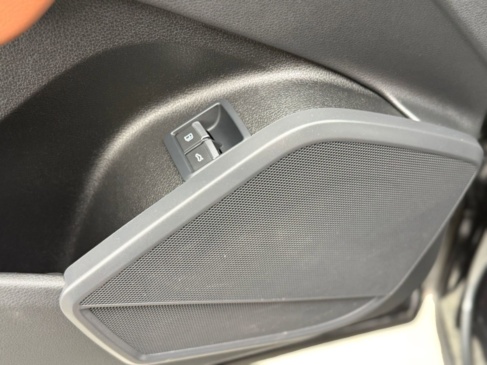 Used 2023 Audi Q5 e Premium w/ Convenience Package image 25