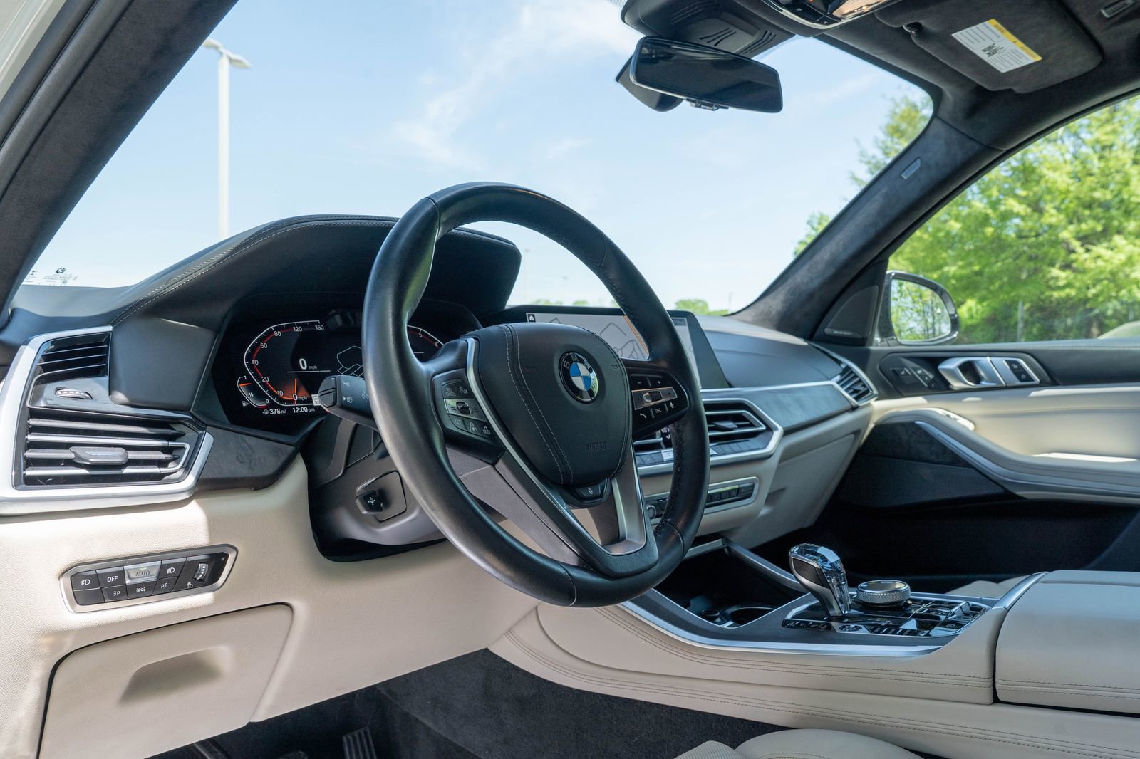 Used 2020 BMW X5 xDrive50i w/ Executive Package AWD/4WD image 18