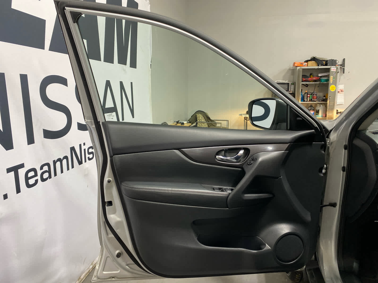 Used 2019 Nissan Rogue SV image 9