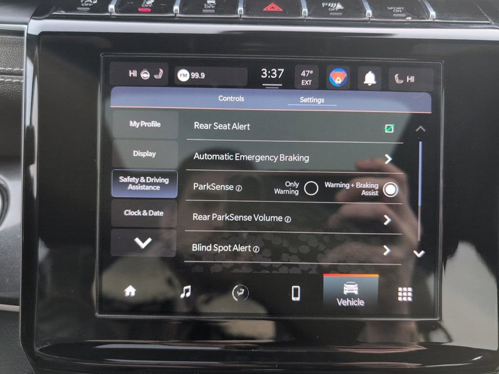 Used 2023 Jeep Grand Cherokee Altitude image 41