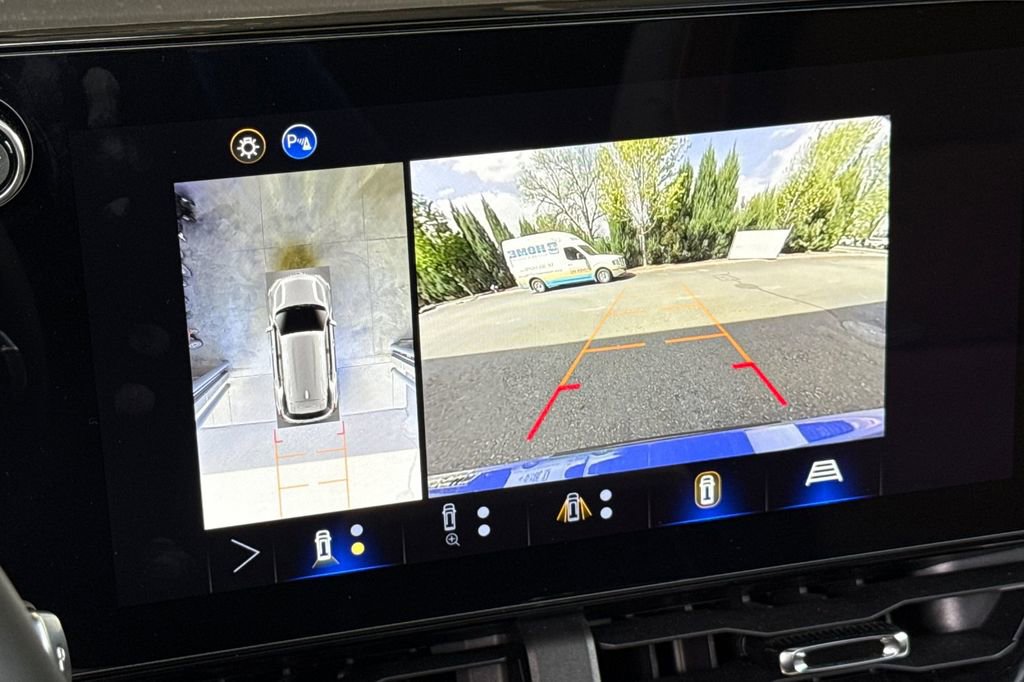 Used 2026 Chevrolet Equinox ACTIV w/ Convenience Package III AWD/4WD image 21