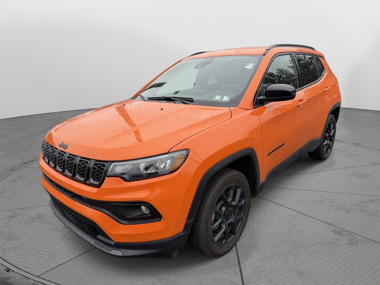 Used 2026 Jeep Compass Latitude image 4