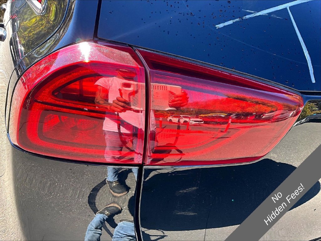 Used 2022 Kia Niro EX Premium w/ Cold Weather Package FWD image 26