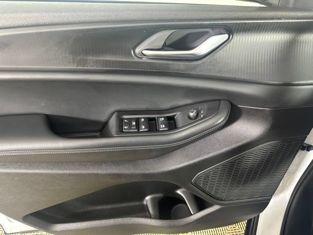 Used 2024 Jeep Grand Cherokee L Altitude AWD/4WD image 12
