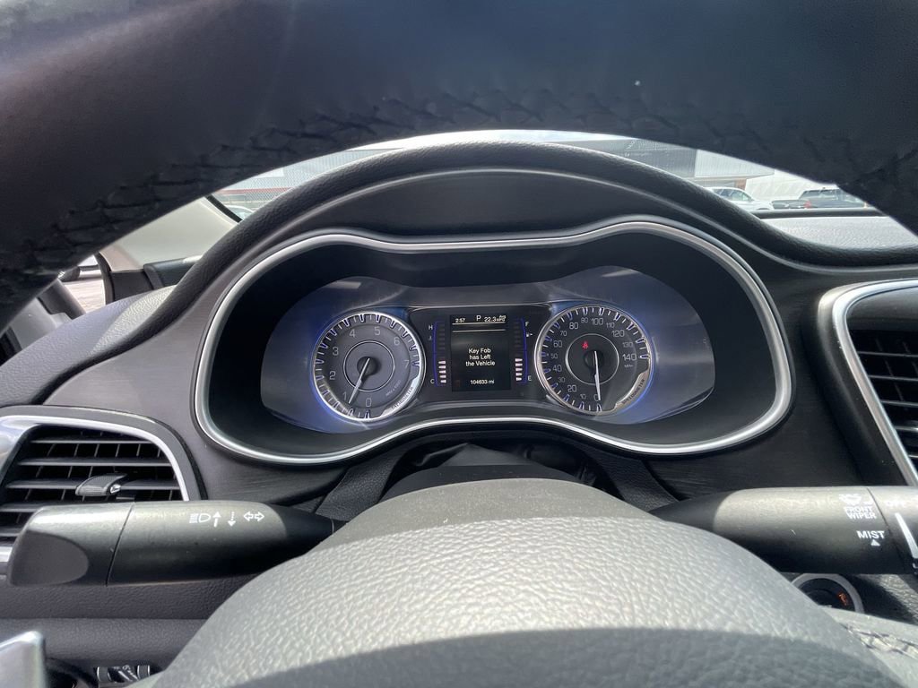 Used 2017 Chrysler 200 Limited Platinum FWD image 11