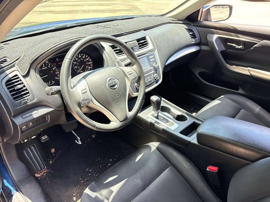 Used 2017 Nissan Altima 2.5 SR FWD image 6