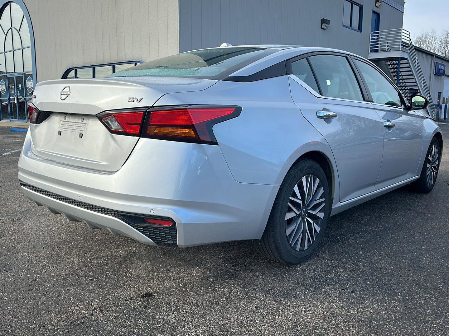 Used 2024 Nissan Altima 2.5 SV image 5