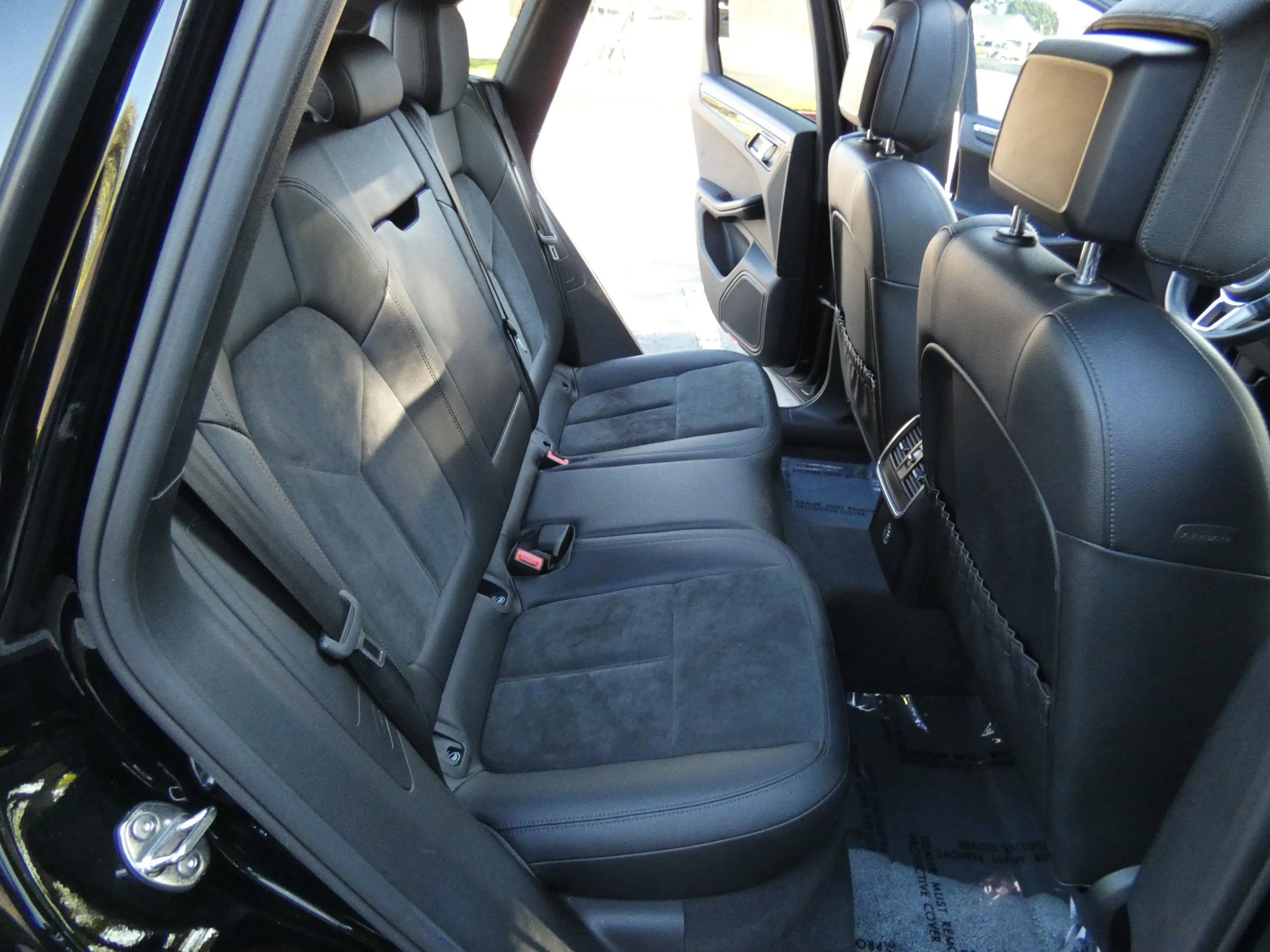 Used 2018 Porsche Macan Sport Edition image 39