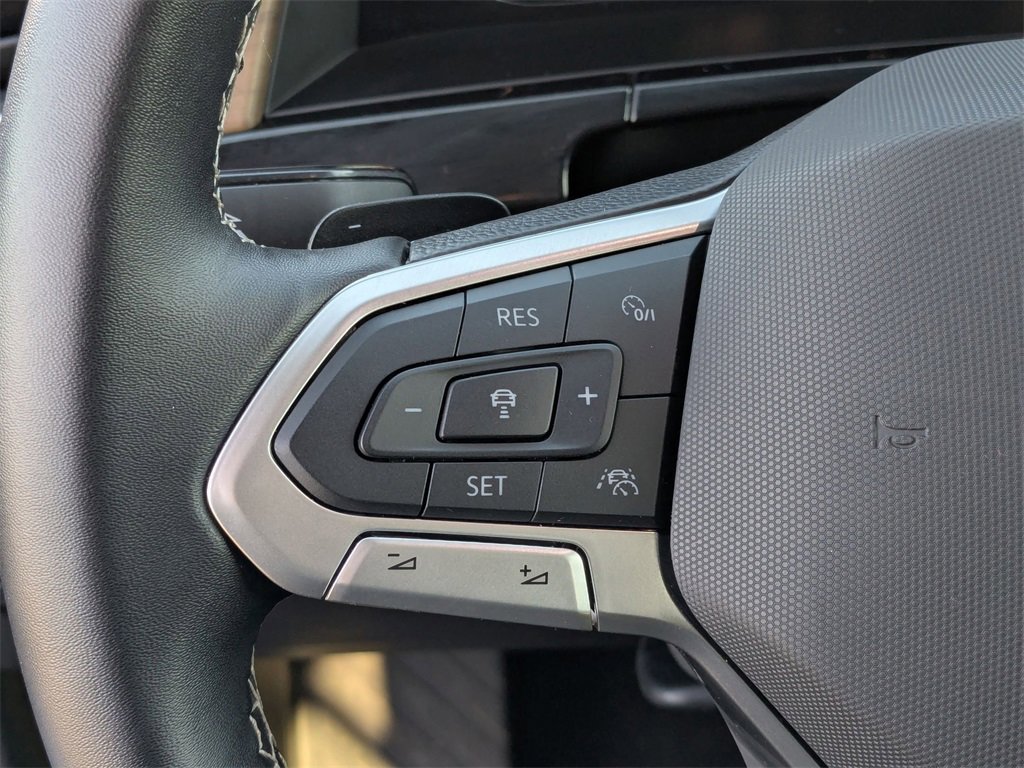 Used 2025 Volkswagen Atlas SE image 19