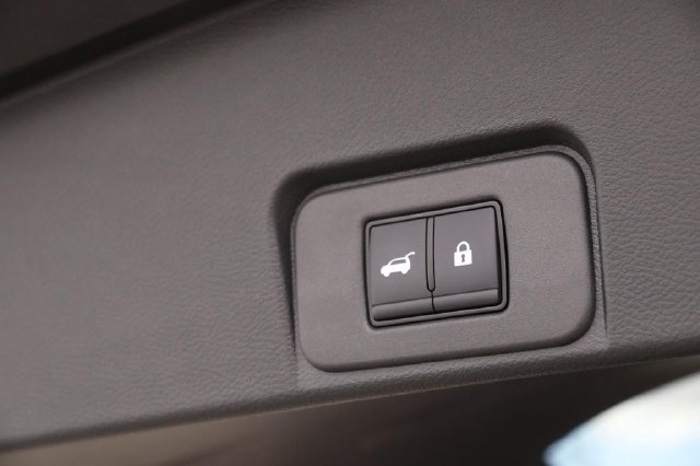 Certified 2025 Nissan Rogue SV AWD/4WD image 8