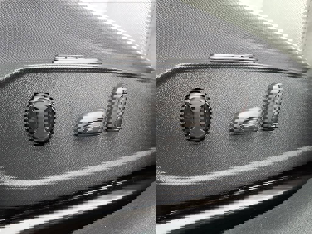 Used 2021 Volkswagen ID.4 Pro S image 4