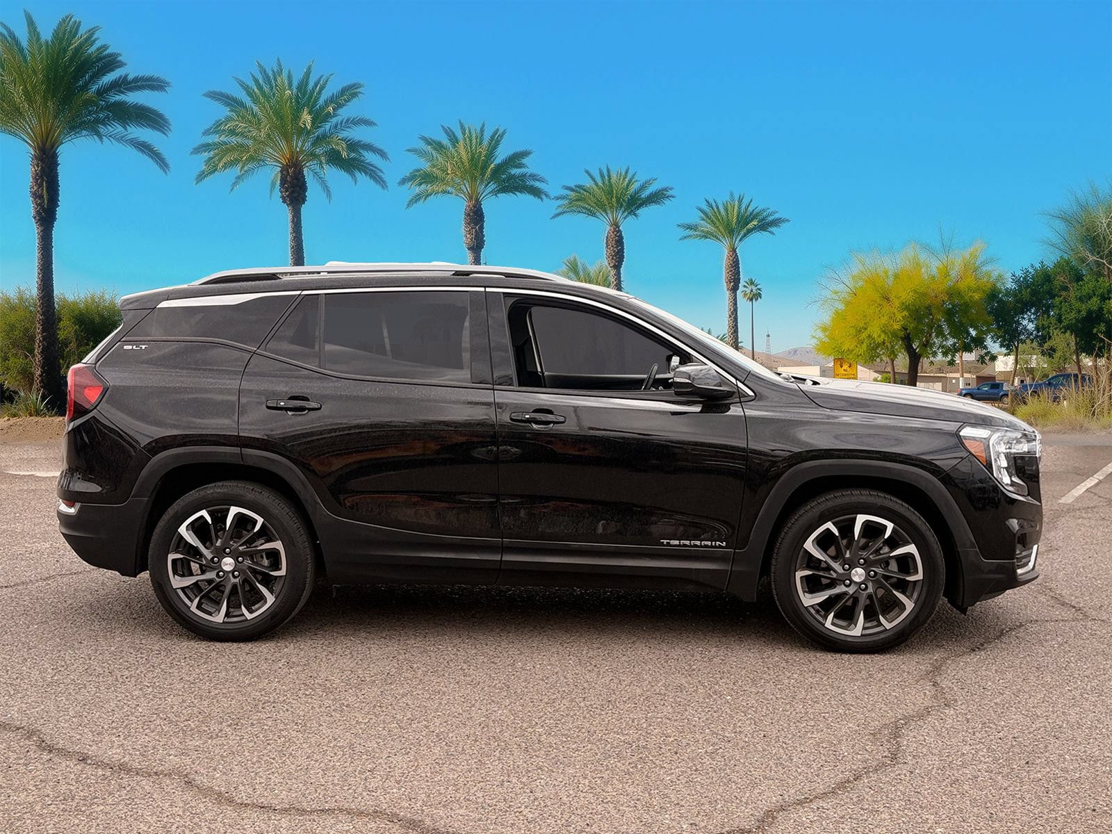 Used 2023 GMC Terrain SLT FWD image 6
