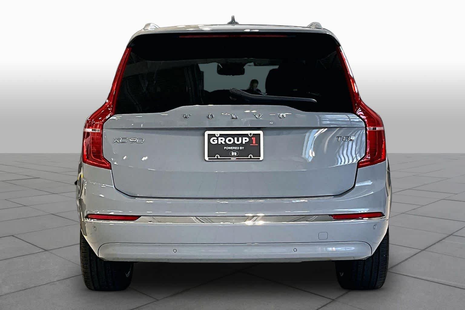 Used 2025 Volvo XC90 T8 Plus w/ Protection Package AWD/4WD image 5