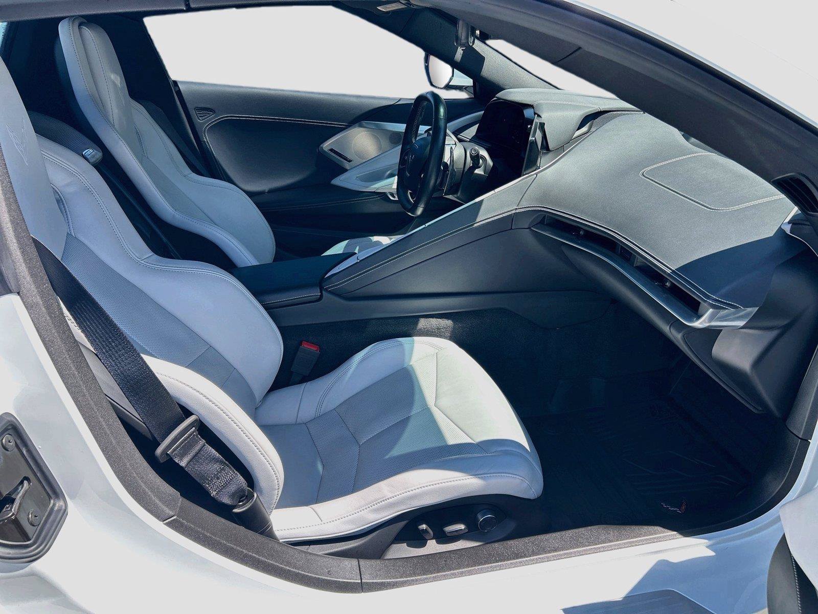 Used 2024 Chevrolet Corvette Stingray Preferred Conv w/ Z51 Performance Package RWD image 15