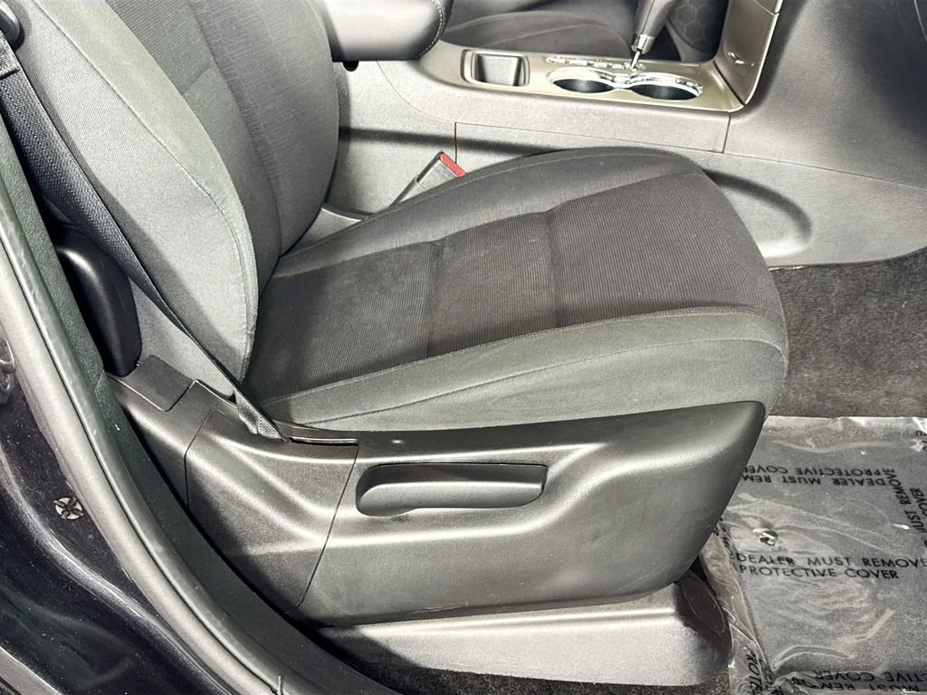 Used 2012 Jeep Grand Cherokee Laredo w/ Laredo E Group AWD/4WD image 28