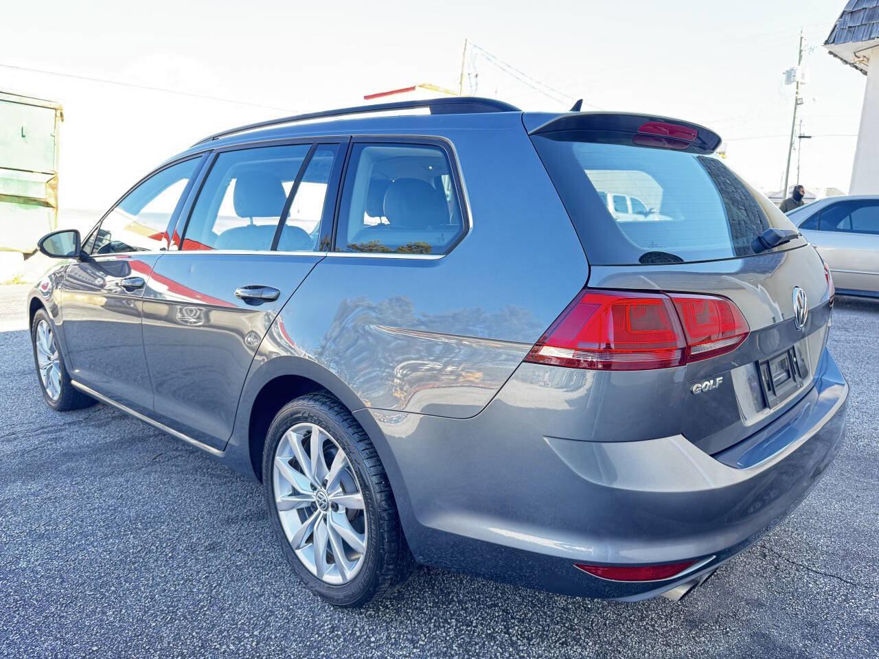 Used 2015 Volkswagen Golf SE image 9