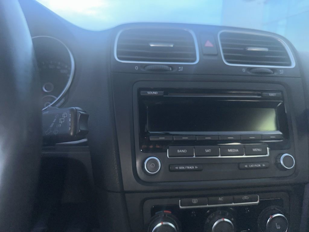 Used 2012 Volkswagen Golf 4-Door image 17