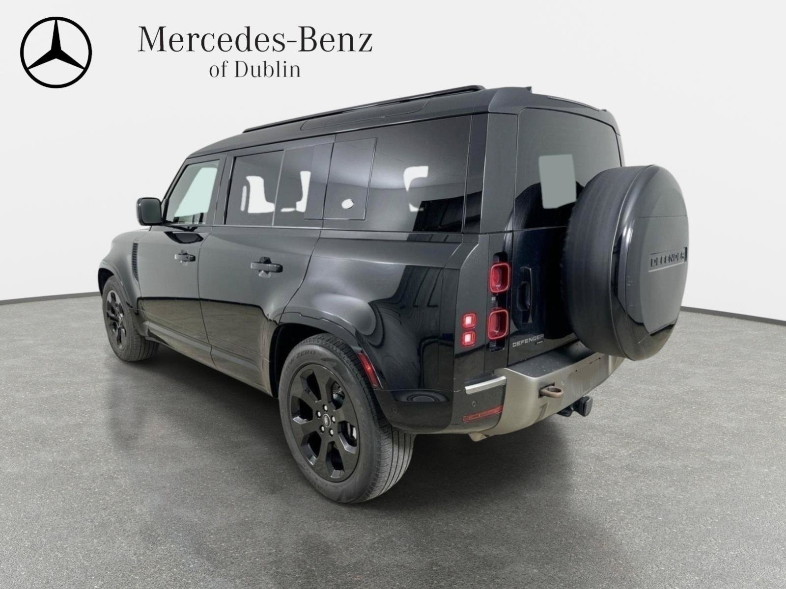 Used 2023 Land Rover Defender 110 X-Dynamic SE AWD/4WD image 4