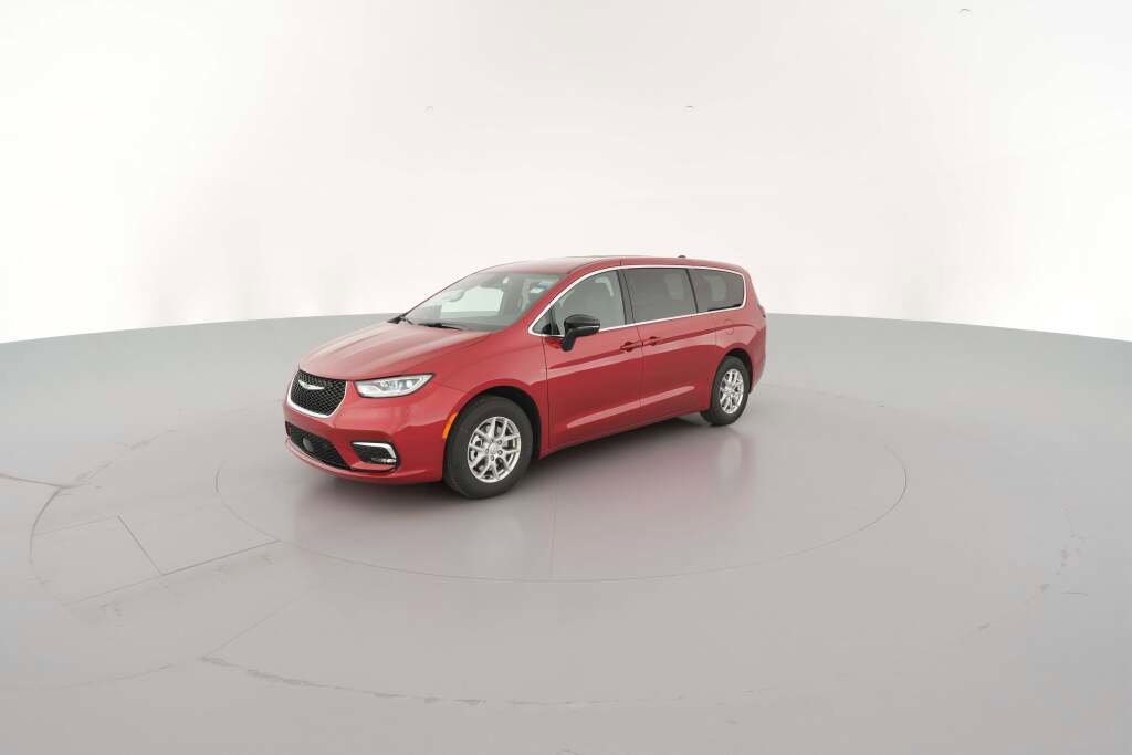 New 2026 Chrysler Pacifica Select image 4