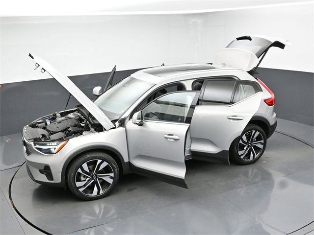 Used 2024 Volvo XC40 B5 Plus w/ Climate Package image 51