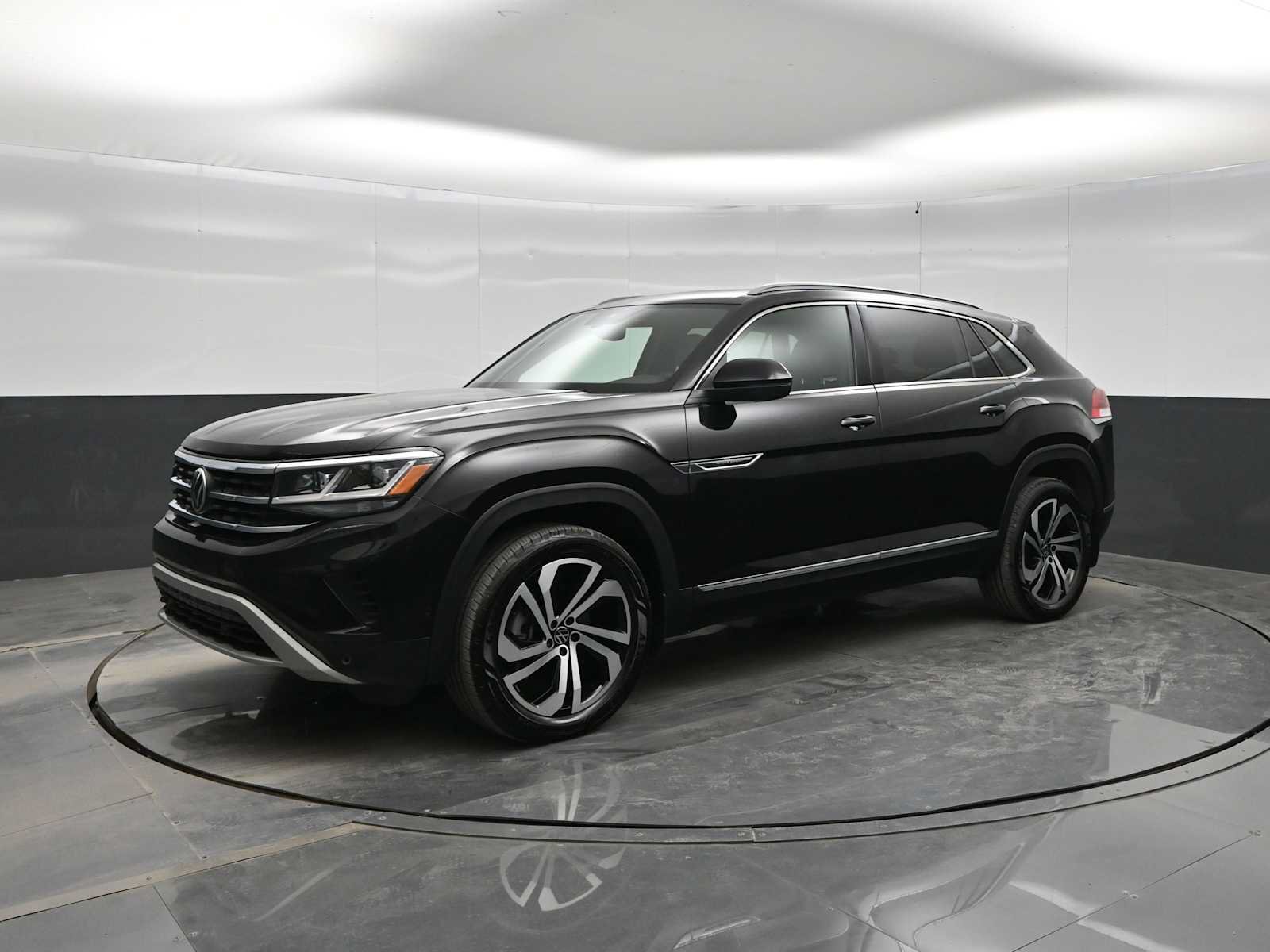 Used 2021 Volkswagen Atlas Cross Sport SEL Premium AWD/4WD image 4