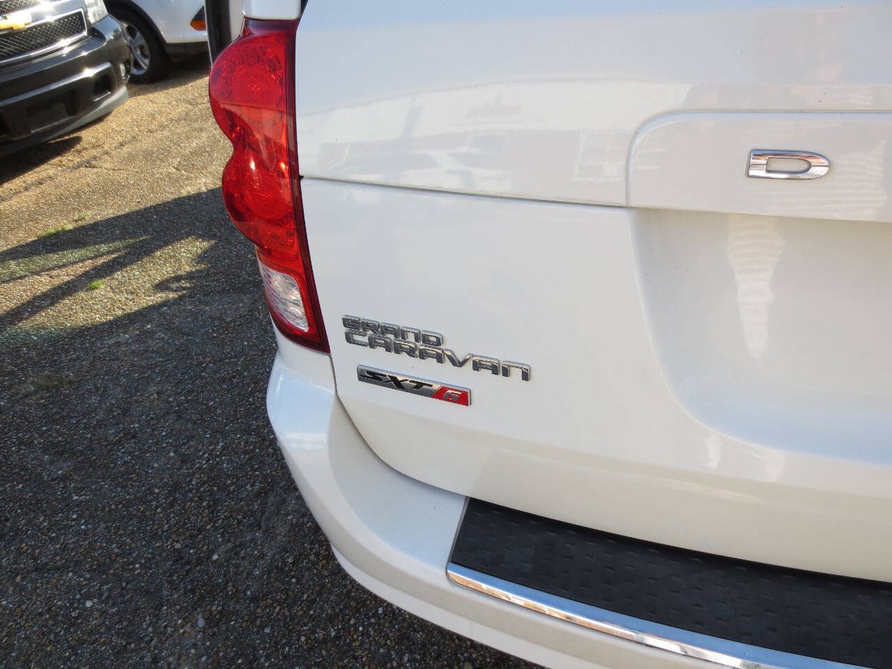 Used 2012 Dodge Grand Caravan SE FWD image 10