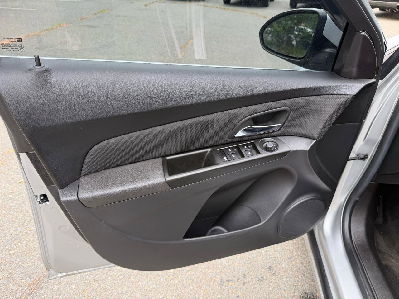 Used 2013 Chevrolet Cruze LT FWD image 8