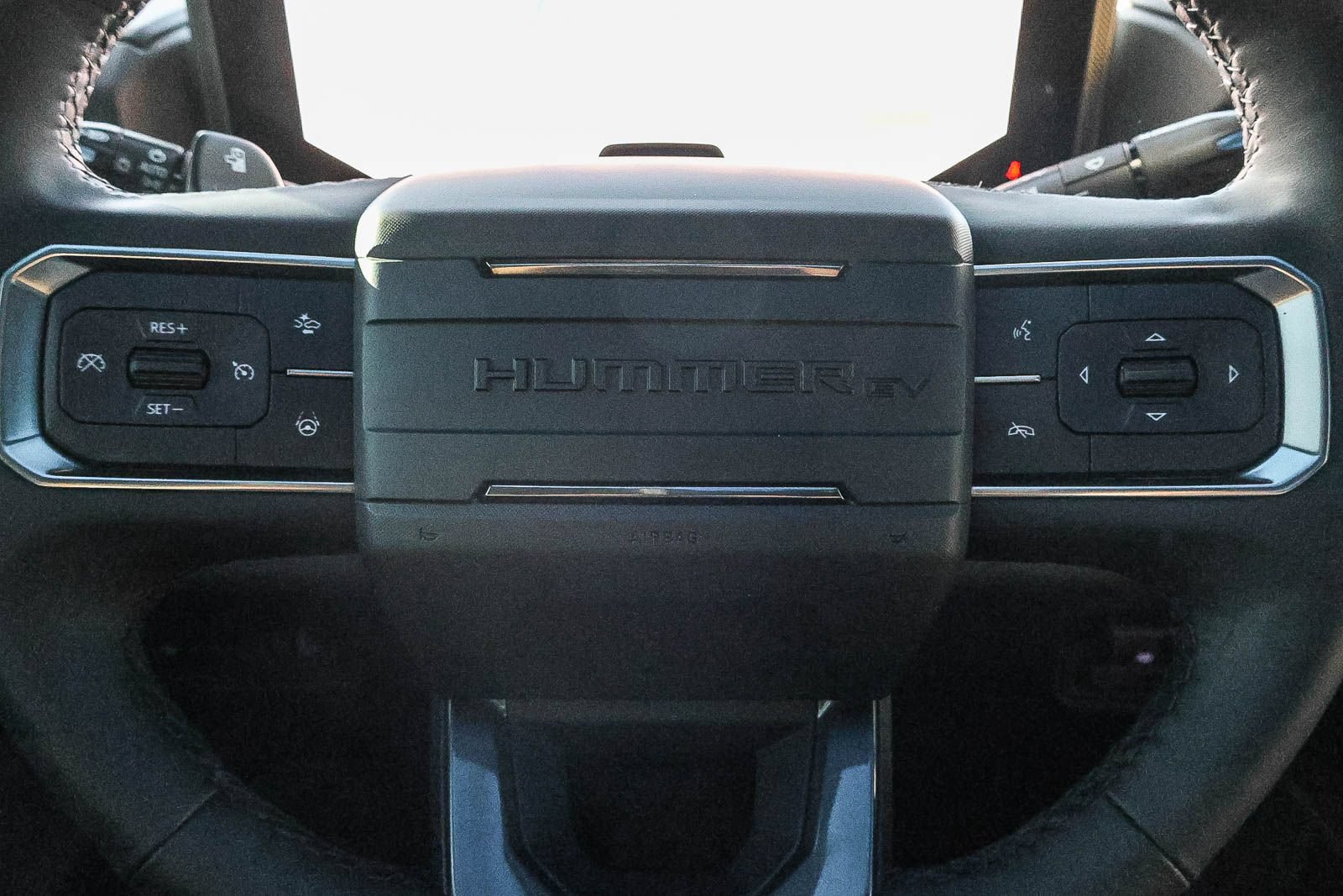 Used 2024 GMC Hummer EV 3X AWD/4WD image 32