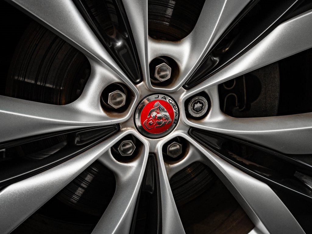 Used 2023 Jaguar F-PACE S image 8