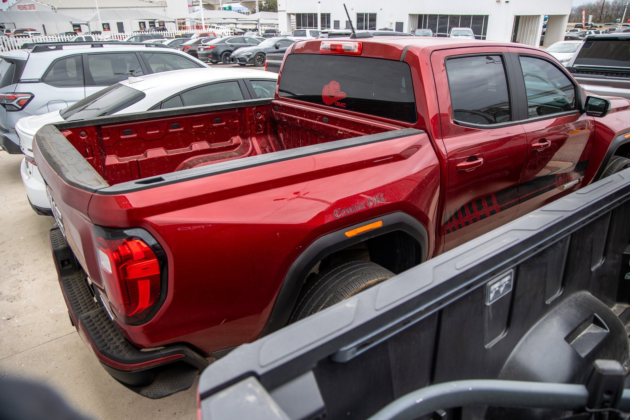 Used 2024 GMC Canyon Elevation w/ Trailering Package image 7