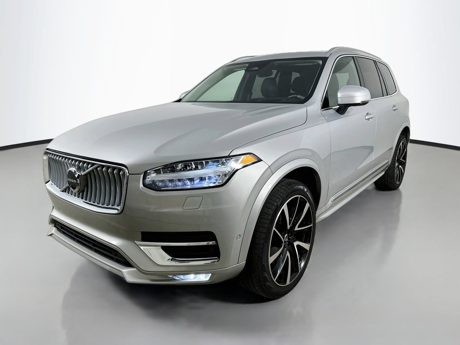 Used 2024 Volvo XC90 B6 Ultimate w/ Protection Package Premier AWD/4WD image 1