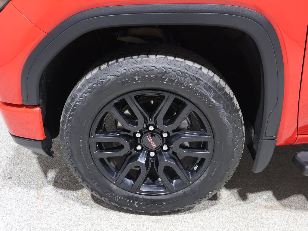 Used 2024 GMC Sierra 1500 Elevation w/ LPO, Elevation Black Package AWD/4WD image 9