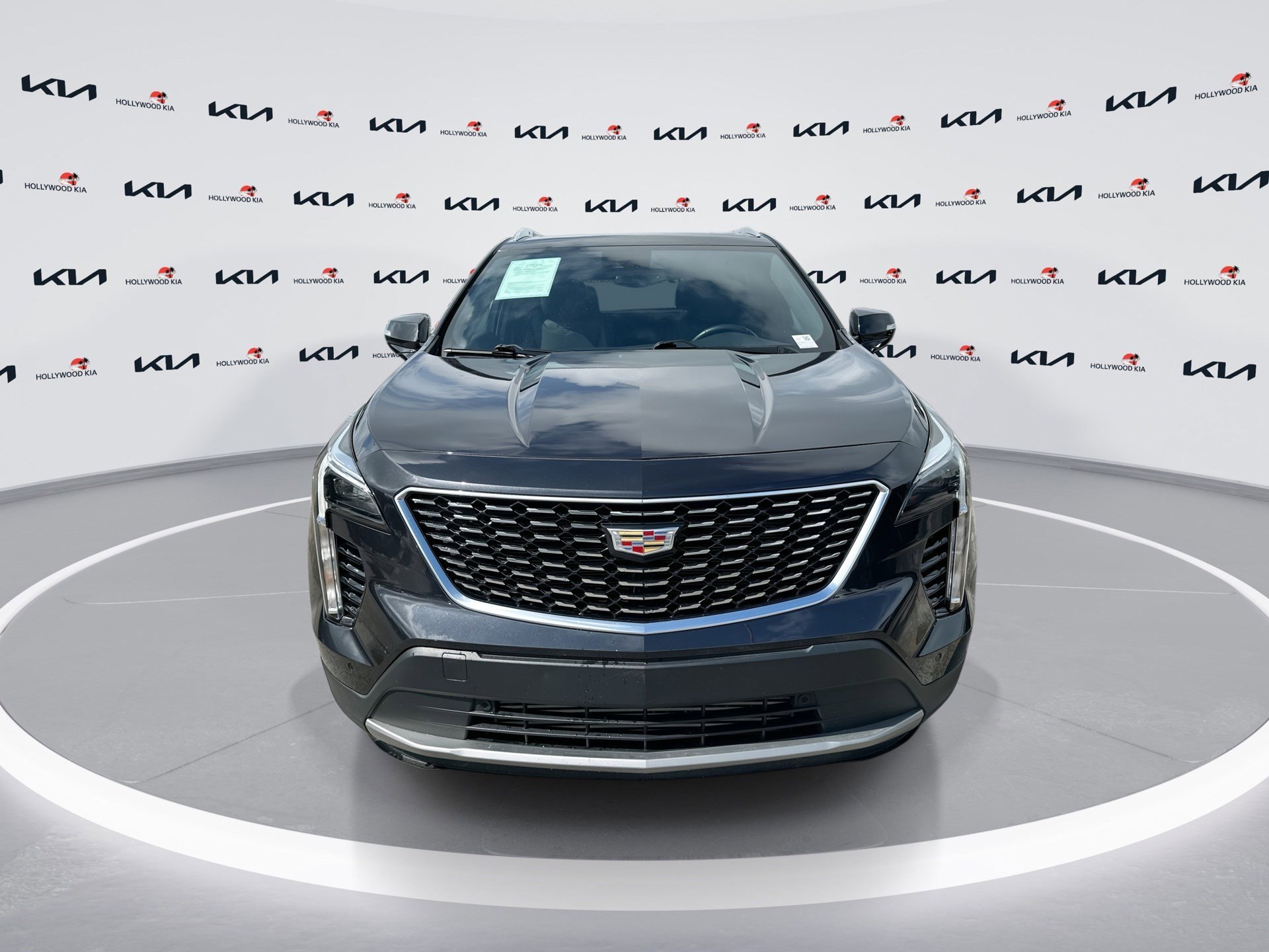 Used 2023 Cadillac XT4 Premium Luxury FWD image 3