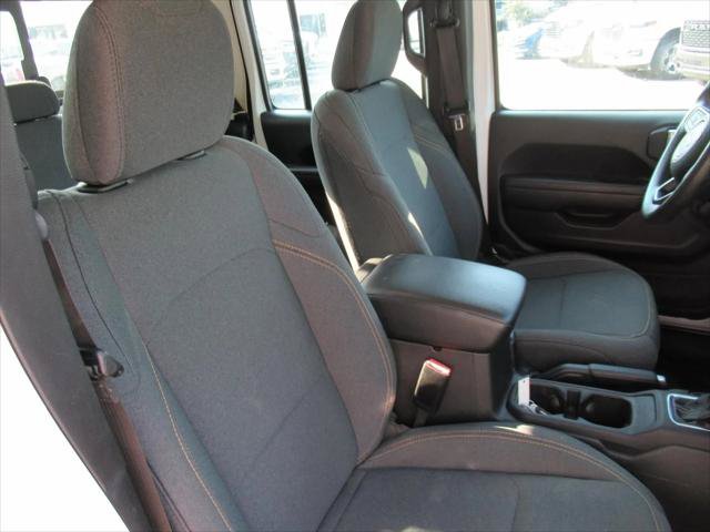 Certified 2024 Jeep Gladiator Sport AWD/4WD image 9