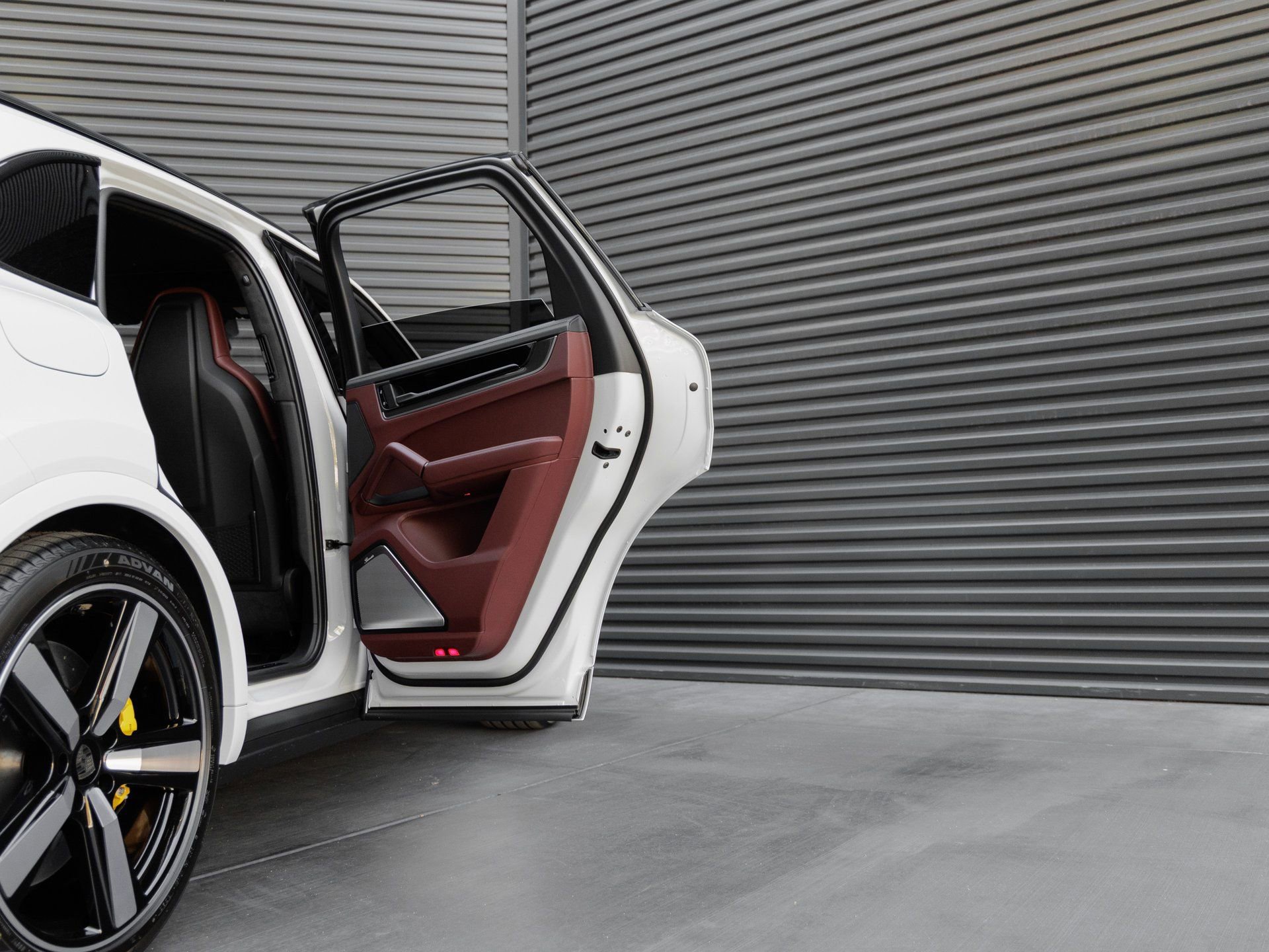 New 2026 Porsche Cayenne Turbo image 35