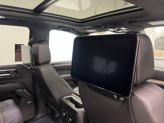 New 2026 Chevrolet Suburban High Country AWD/4WD image 21