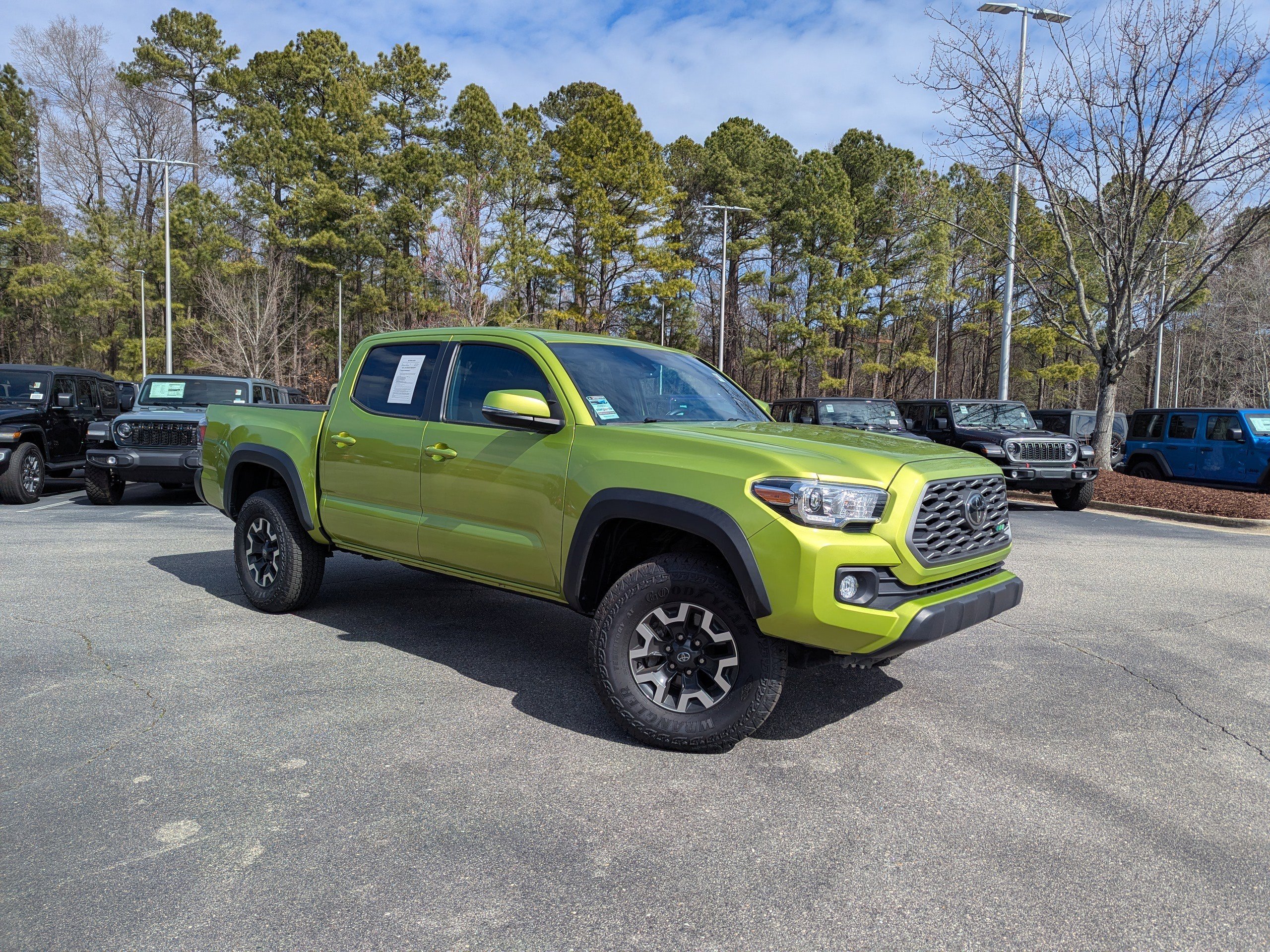 Used 2023 Toyota Tacoma TRD Off-Road w/ Technology Package image 3