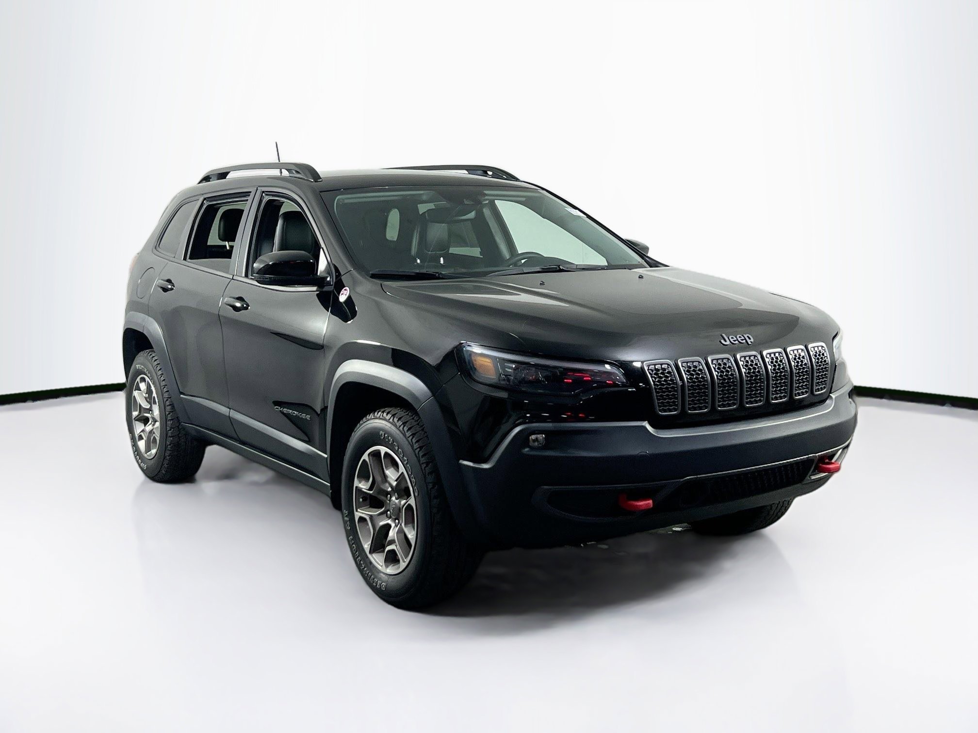 Used 2022 Jeep Cherokee Trailhawk image 3