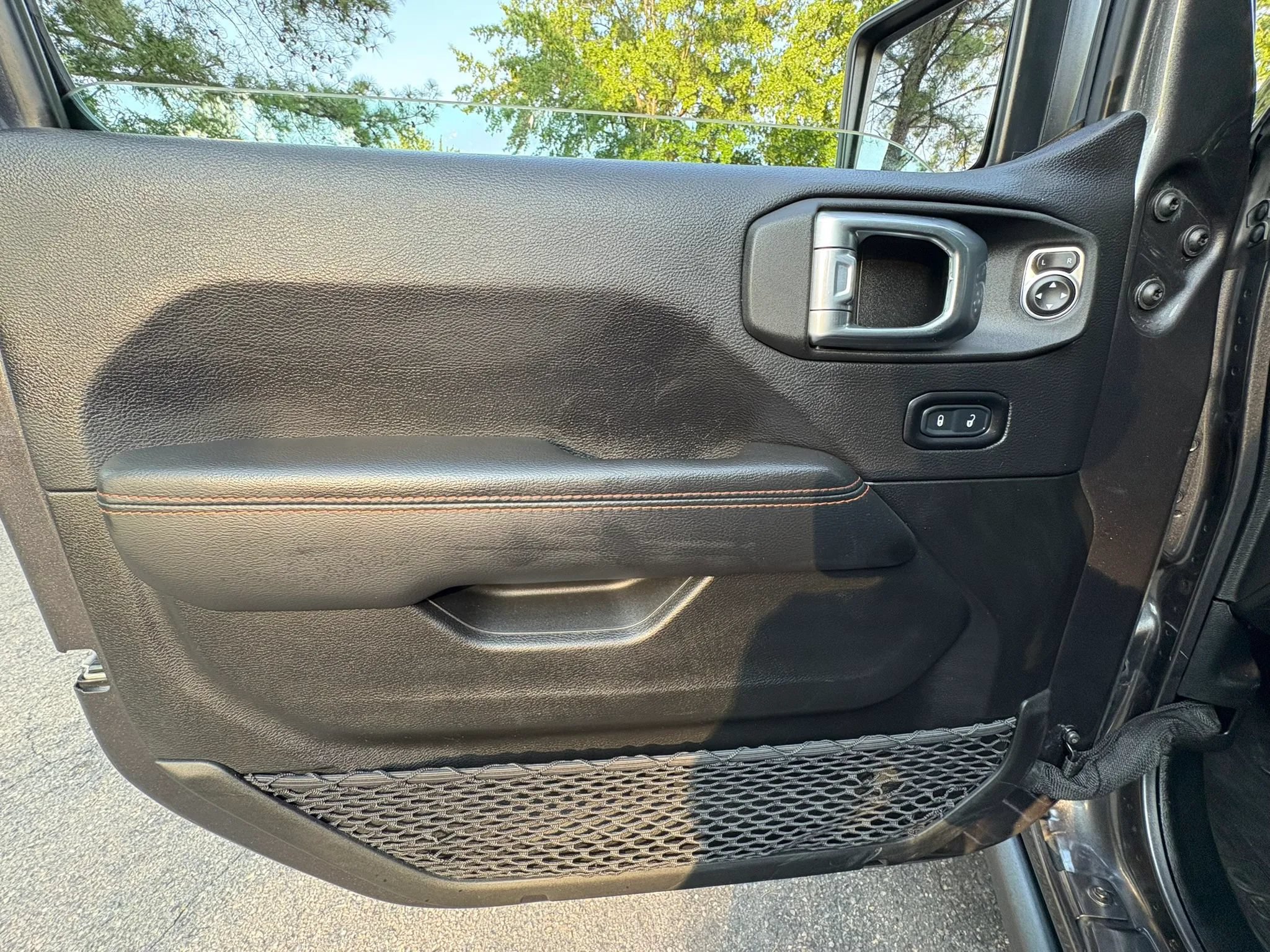 Used 2022 Jeep Gladiator Mojave w/ Cold Weather Group AWD/4WD image 30