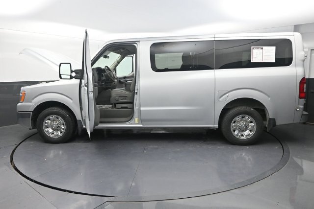 Used 2017 Nissan NV 3500 SV w/ SV Technology Package RWD image 32