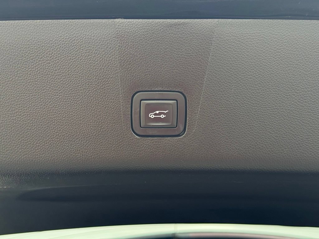 Used 2019 Chevrolet Traverse LT w/ LT Premium Package AWD/4WD image 10