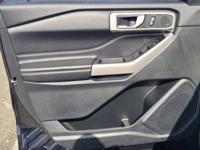 Certified 2022 Ford Explorer XLT w/ Equipment Group 202A RWD image 18
